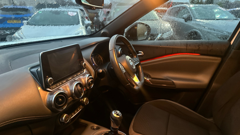 Nissan Juke 1.0 DiG-T N-Connecta 5dr Petrol Hatchback